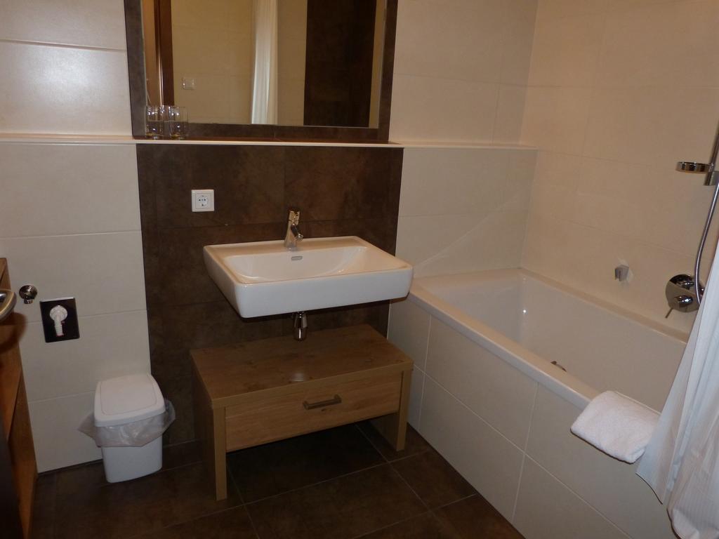 Apartman Fuerth Kaprun Zimmer foto